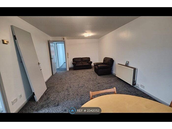 2 Bedroom Flat To Rent In Lime Court, Birmingham, B11