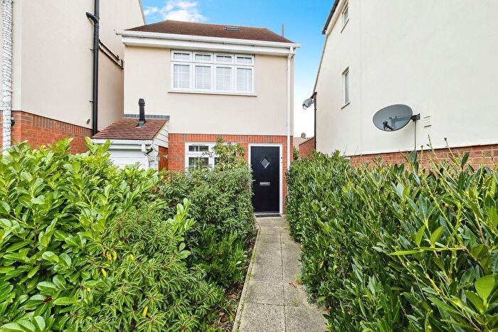 4 Bedroom Detached House For Sale In Rose Gardens, South Road, South Ockendon, Essex, RM15