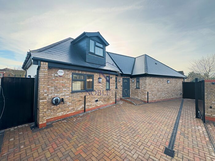 3 Bedroom Detached Bungalow To Rent In Kenilworth Road, Ashford, TW15