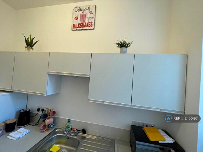 1 Bedroom Flat To Rent In King Street, Aberdeen, AB24