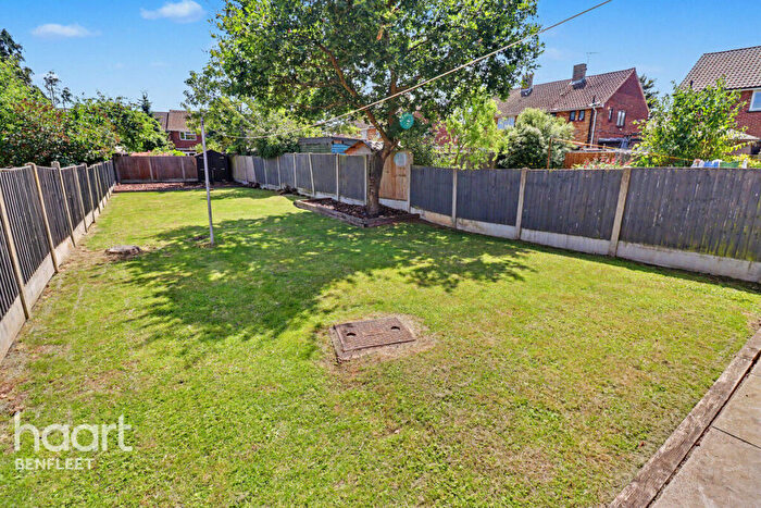 2 Bedroom Semi-Detached House For Sale In Queensmere, Benfleet, SS7