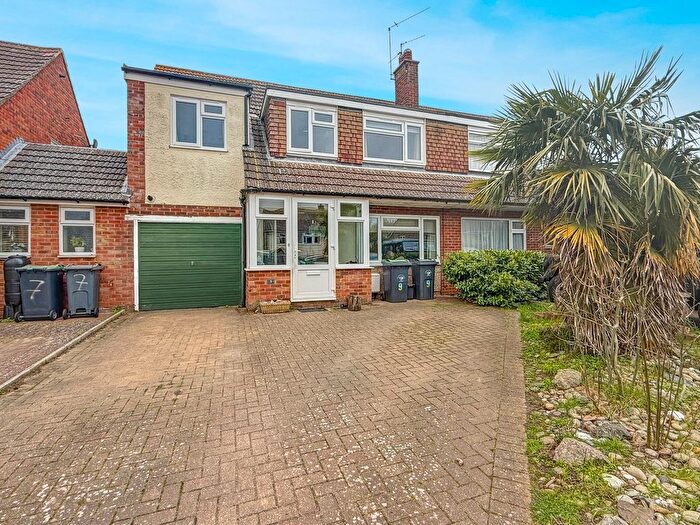 5 Bedroom Semi-Detached House For Sale In Garden Fields, Stebbing, Dunmow, CM6