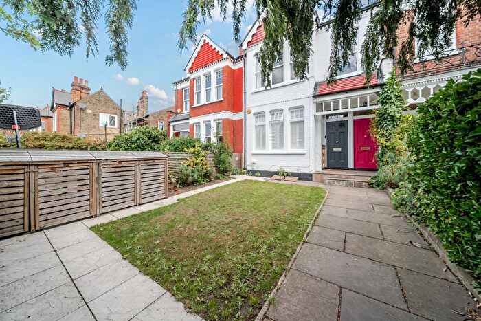 3 Bedroom Flat For Sale In Salford Road, Balham, London, SW2