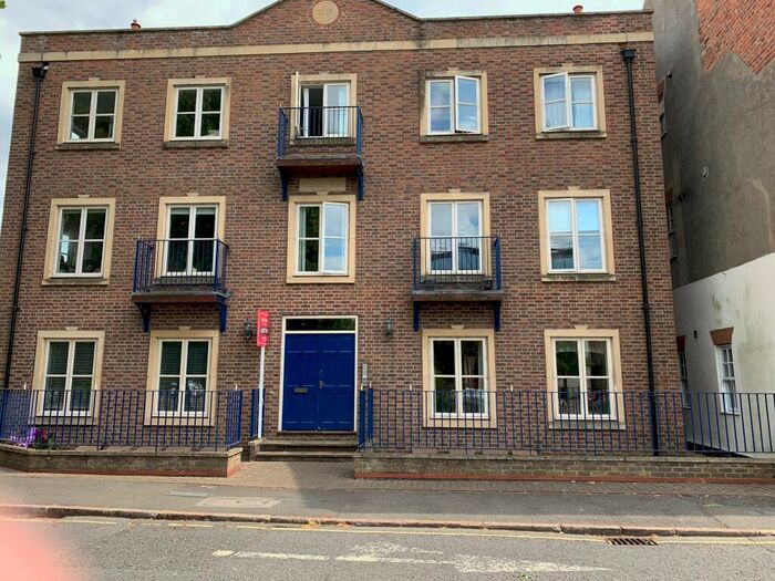 2 Bedroom Flat To Rent In High Street, Spalding, PE11