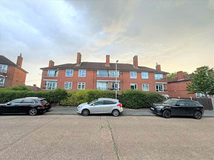 1 Bedroom Apartment For Sale In Wellingborough House, Romford, Romford, RM3
