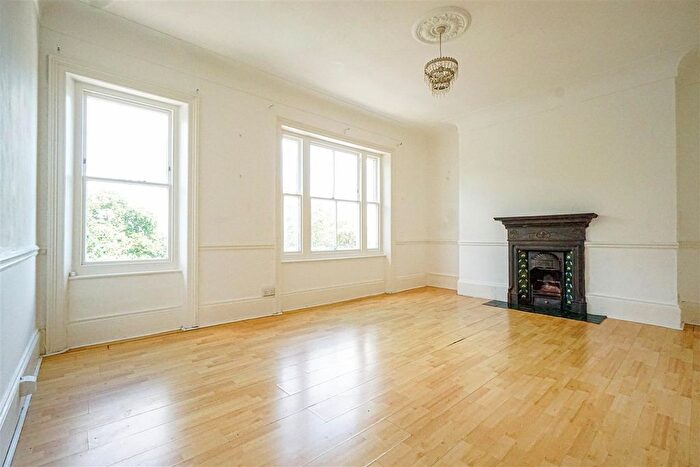 2 Bedroom Flat For Sale In Magdalen Road, St. Leonards-On-Sea, TN37