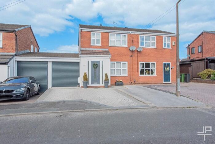 3 Bedroom Semi-Detached House For Sale In Old Vicarage, Westhoughton, Bolton, BL5