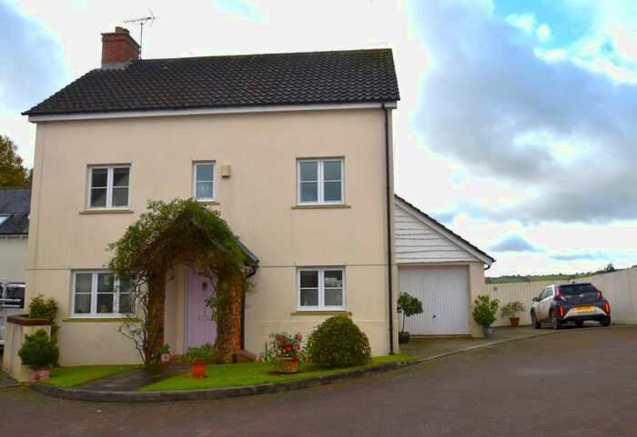 4 Bedroom Detached House To Rent In Green Acre, Halberton, Tiverton, Devon, EX16