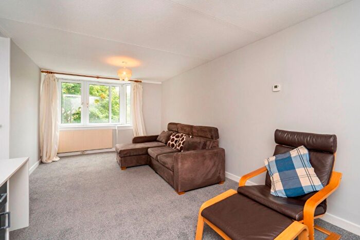 3 Bedroom Flat To Rent In Saunders Street, Stockbridge, Edinburgh, EH3