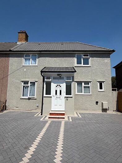 4 Bedroom Semi-Detached House To Rent In Burnell Avenue, Welling, DA16