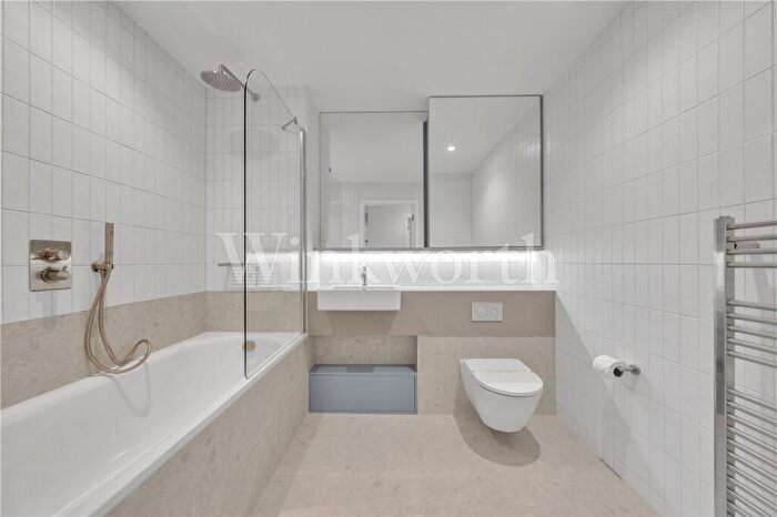 2 Bedroom Apartment To Rent In Ribbon Lane, London, NW2