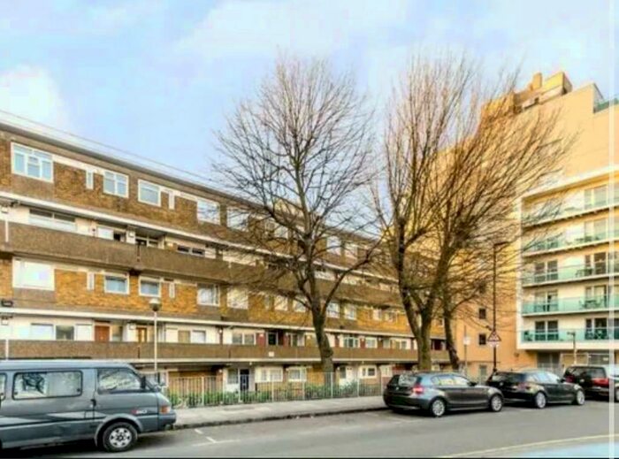 3 Bedroom Maisonette To Rent In Noble Court, Cable Street, Shadwell, Wapping, City, Aldgate, London, E1
