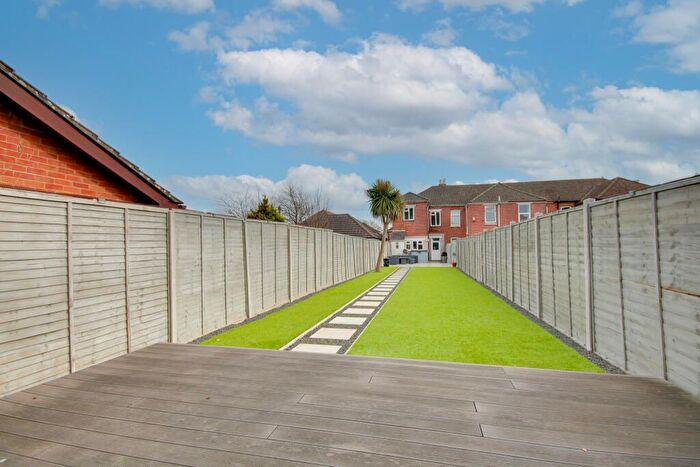 3 Bedroom Property To Rent In Bath Road, Southampton, SO19