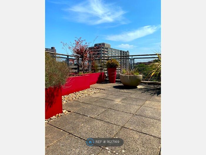 2 Bedroom Flat To Rent In Horizon, Bristol, BS1