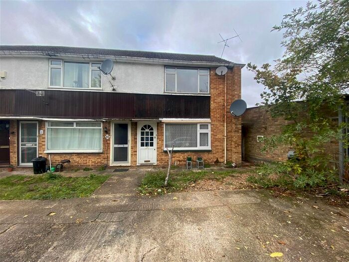 Studio To Rent In Masefield Lane, Hayes, Middlesex, UB4