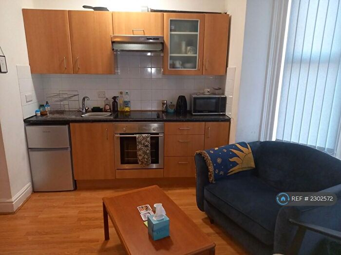 1 Bedroom Flat To Rent In Gloucester Road, Urmston, Manchester, M41