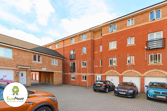 2 Bedroom Flat For Sale In Saltash Road, Swindon, | A Two-Bed Treat With Parking Included, SN2
