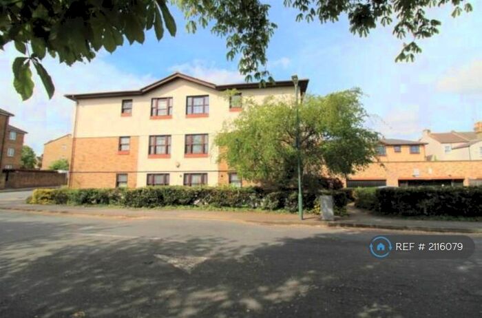 2 Bedroom Flat To Rent In Priory Court, Dartford, DA1