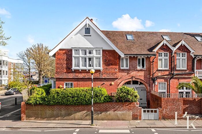 2 Bedroom Flat For Sale In Lansdowne Road, Hove, BN3