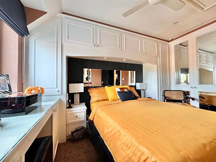 1 Bedroom Flat For Sale In Lansdowne Road, Bournemouth, BH1