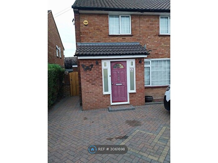 2 Bedroom End Of Terrace House To Rent In Poynters Road, Luton, LU4