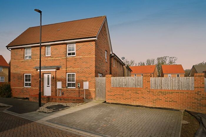 3 Bedroom Detached House For Sale In Beckside Close, Harrogate, HG1