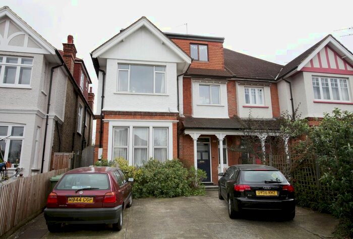 2 Bedroom Flat To Rent In Upper Richmond Road West, Richmond, TW10