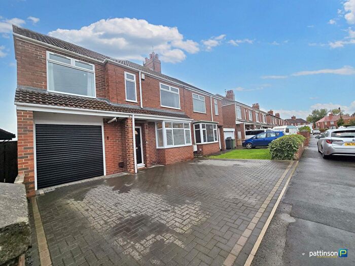 5 Bedroom Semi Detached House For Sale In Stakeford Crescent, Stakeford, Choppington, NE62