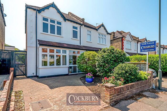 3 Bedroom Semi-Detached House For Sale In Avondale Road, London, SE9