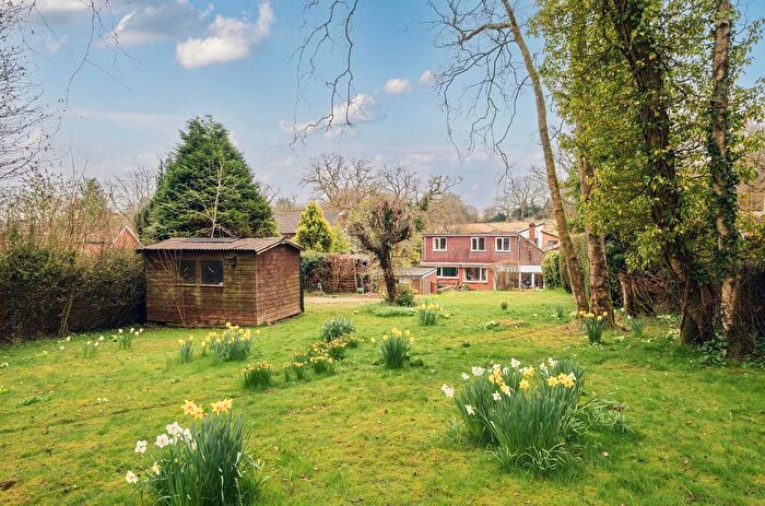 4 Bedroom Bungalow For Sale In Kings Hill, Beech, Alton, Hampshire, GU34