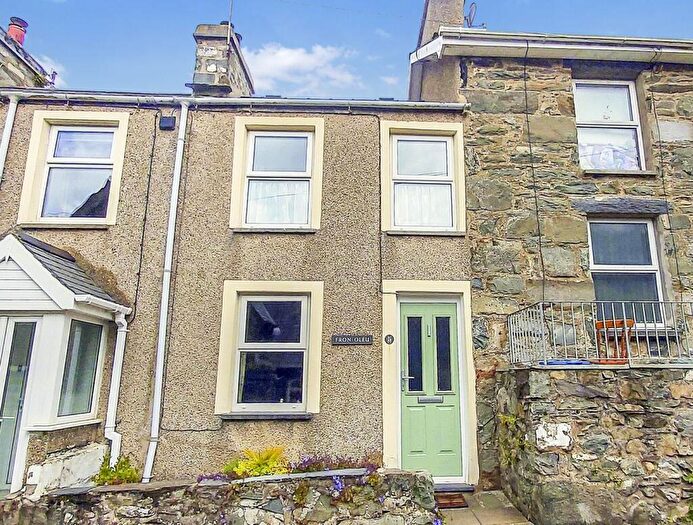 2 Bedroom House For Sale In Rock Terrace, Harlech, LL46