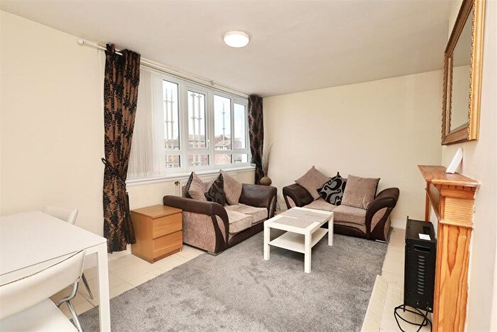 2 Bedroom Flat To Rent In Pandon Court, Shieldfield, Newcastle Upon Tyne, NE2