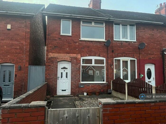 3 Bedroom End Of Terrace House To Rent In Churchfield Avenue, Cudworth, Barnsley, S72