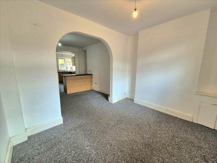 3 Bedroom Terraced House For Sale In Castle Street, Treorchy, CF42