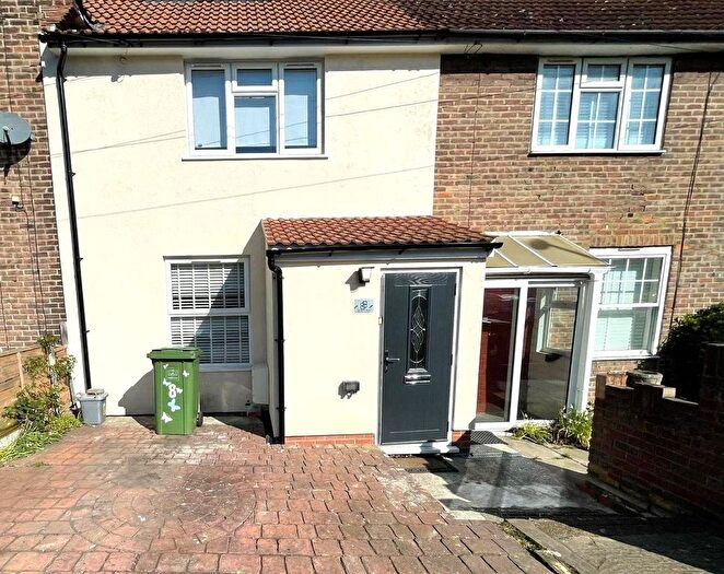 3 Bedroom Terraced House To Rent In Shaw Road, Bromley, BR1