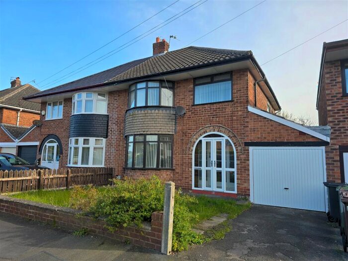 3 Bedroom Semi-Detached House To Rent In Kendal Drive, Maghull, L31