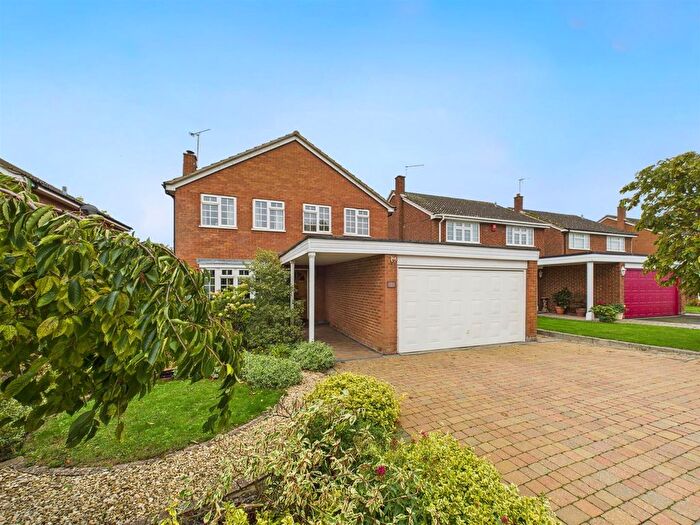 4 Bedroom Detached House For Sale In Allonby Way, Cumberland Park, Aylesbury, HP21