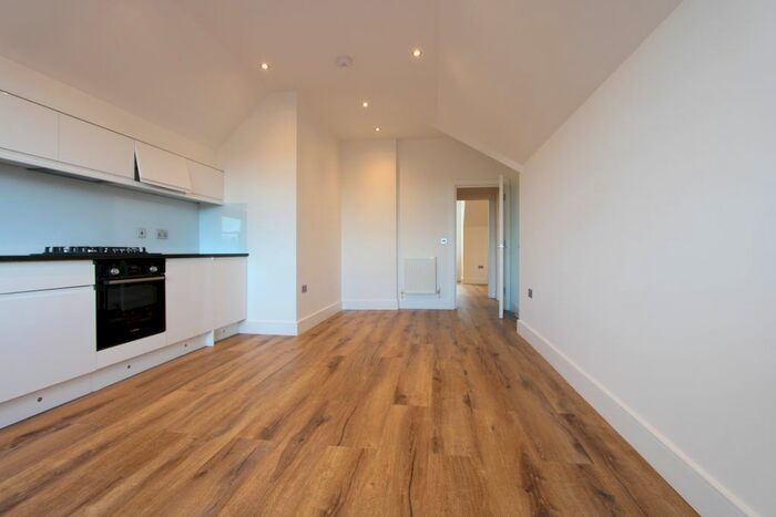 1 Bedroom Flat To Rent In The Broadway, Wimbledon, SW19