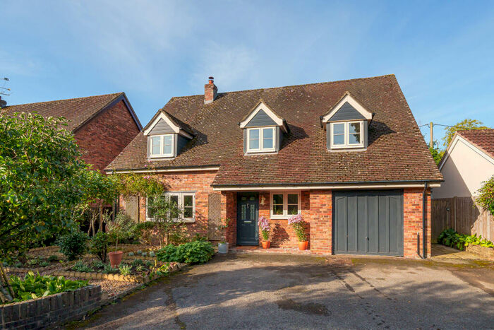 4 Bedroom House For Sale In Eggars Field, Bentley, Farnham, GU10