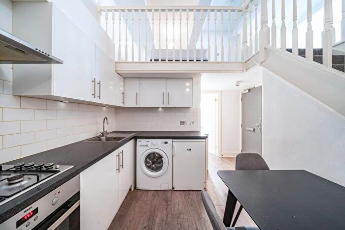 1 Bedroom Flat To Rent In Este Road, Clapham Junction, London, SW11