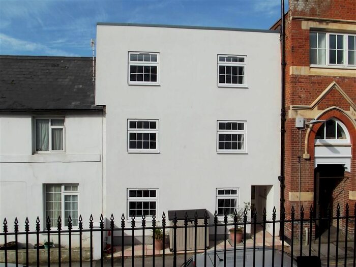 1 Bedroom Flat To Rent In Portland Place, Hastings, TN34