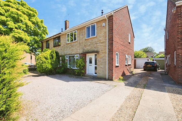 3 Bedroom Semi-Detached House For Sale In Welland Road, Dogsthorpe, Peterborough, PE1