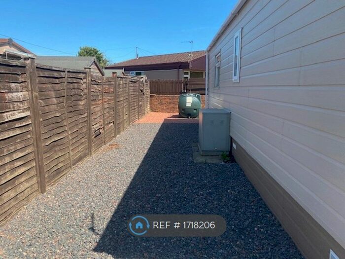 1 Bedroom Mobile/park Home To Rent In Lomond Walk, Straiton, Loanhead, EH20