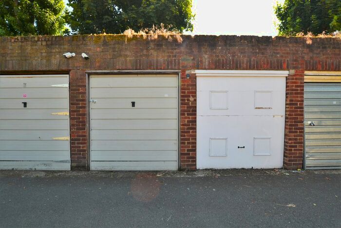 Garage / Parking To Rent In Lismore Close, Isleworth, TW7