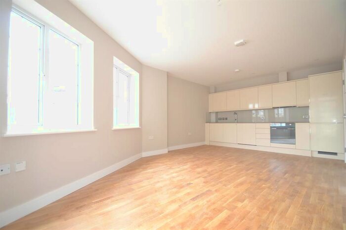 1 Bedroom Flat To Rent In Endsleigh Road, Merstham RH1