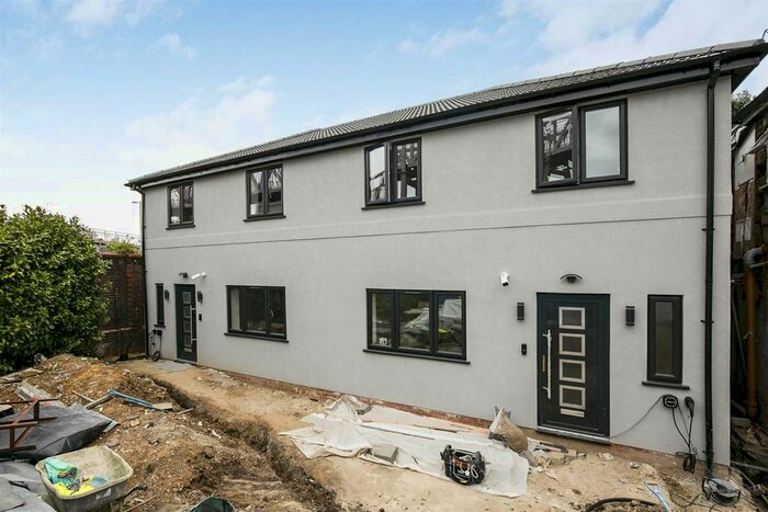 4 Bedroom Property To Rent In Wigram Road, London, E11