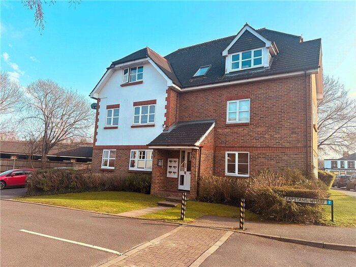 2 Bedroom Flat To Rent In Capstans Wharf, Woking, Surrey, GU21