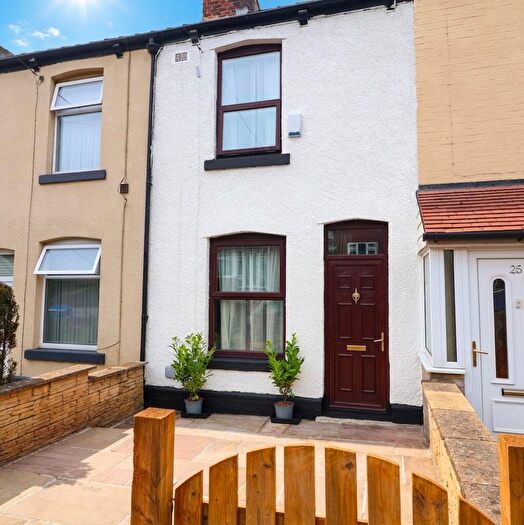 2 Bedroom Terraced House For Sale In Bond Street, Stalybridge, SK15