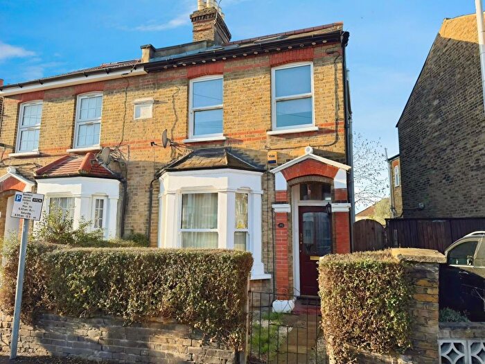 4 Bedroom Semi Detached House To Rent In Alexandra Road, Hounslow, TW3