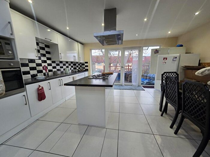 5 Bedroom Terraced House To Rent In , Neasden, NW2